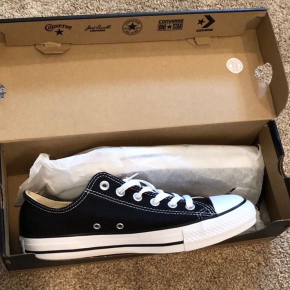 Converse Shoes - Converse Women’s size 9 black and white